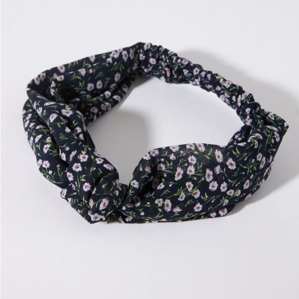 3/$25 Anthropologie Madeline Knotted Headband